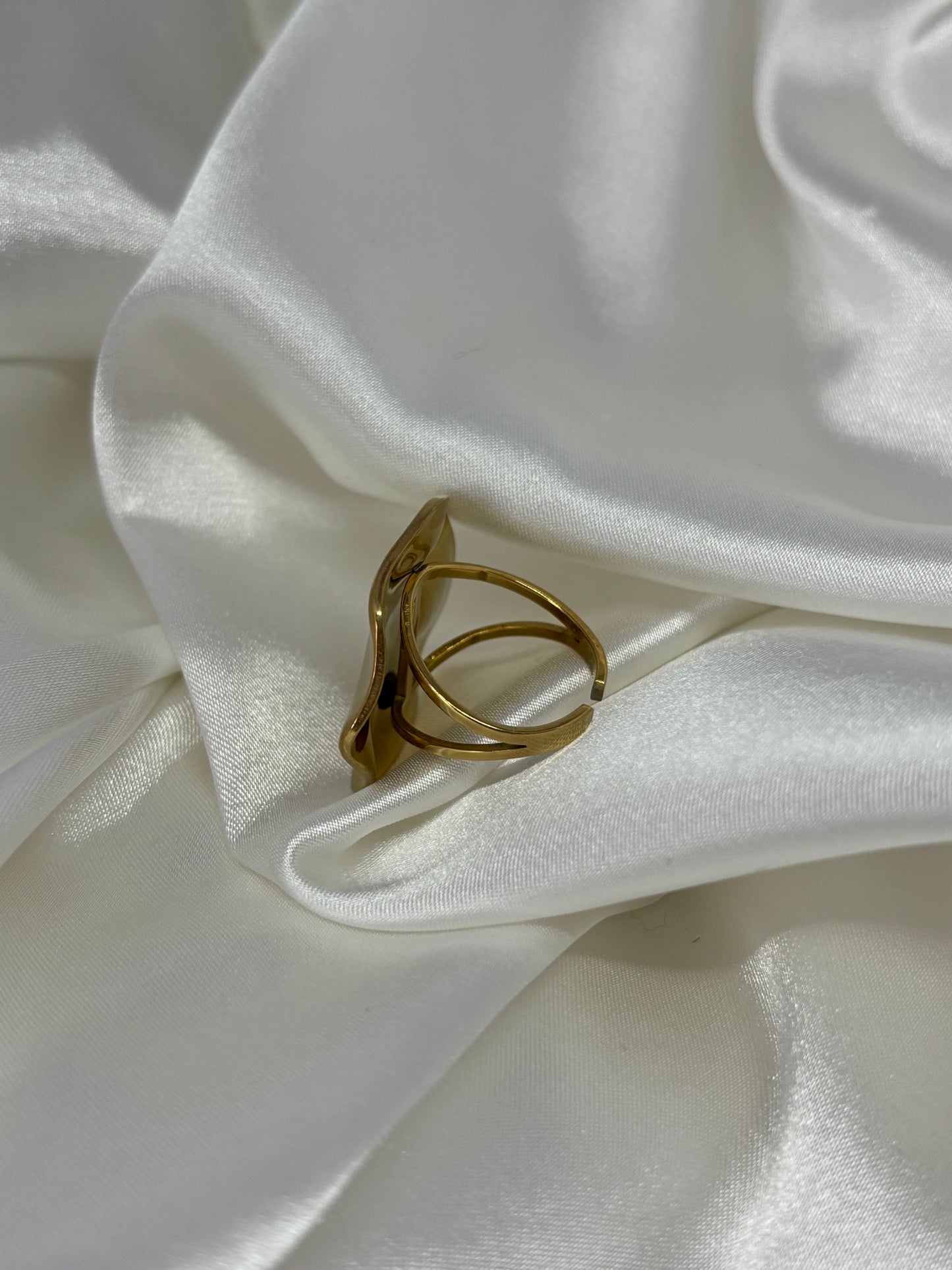 Grosse bague pétale