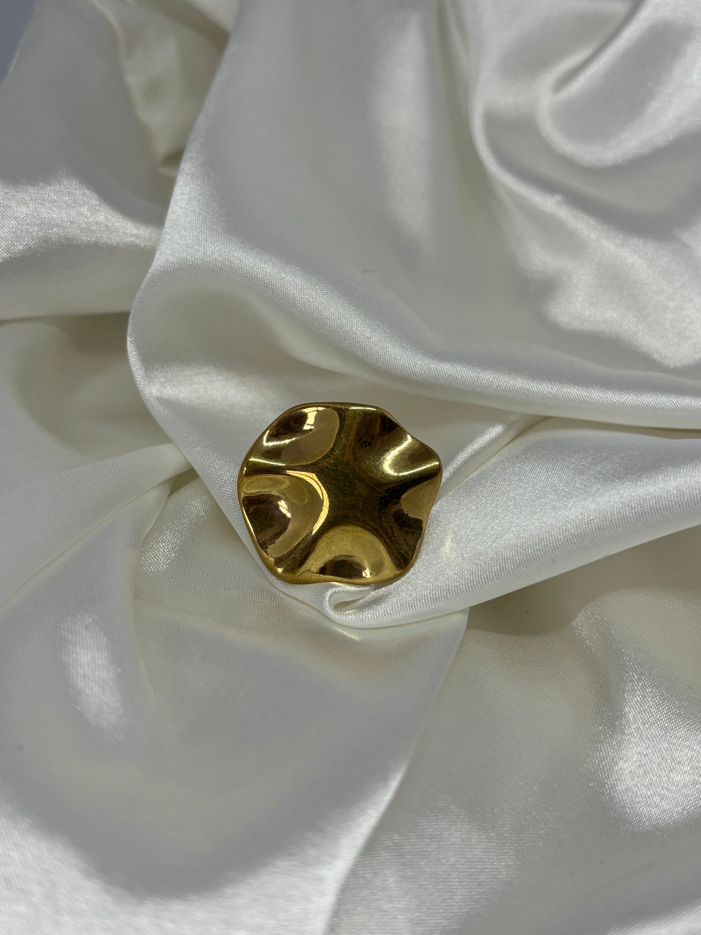 Grosse bague pétale