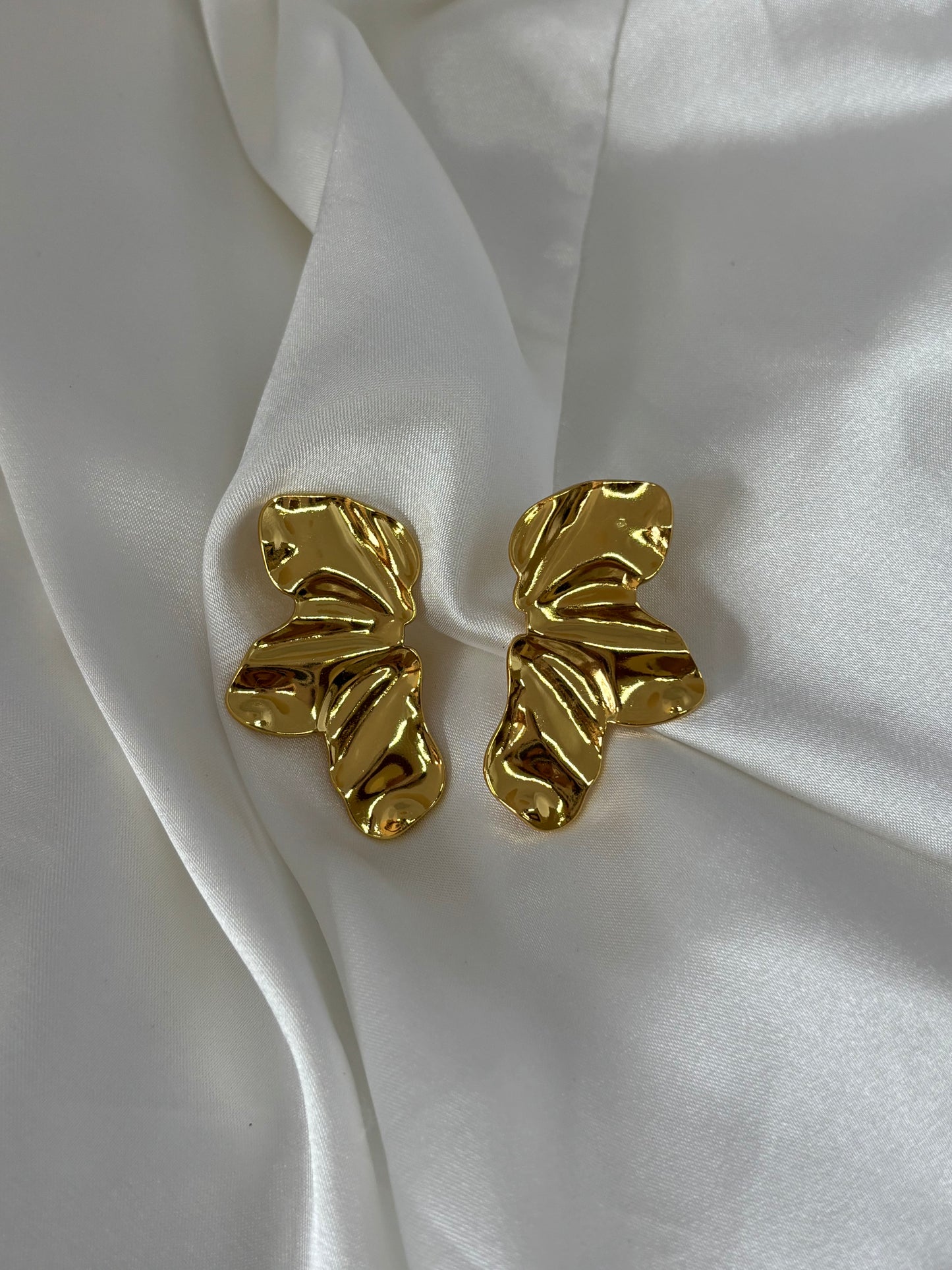 Boucles d'oreilles grande demi fleur