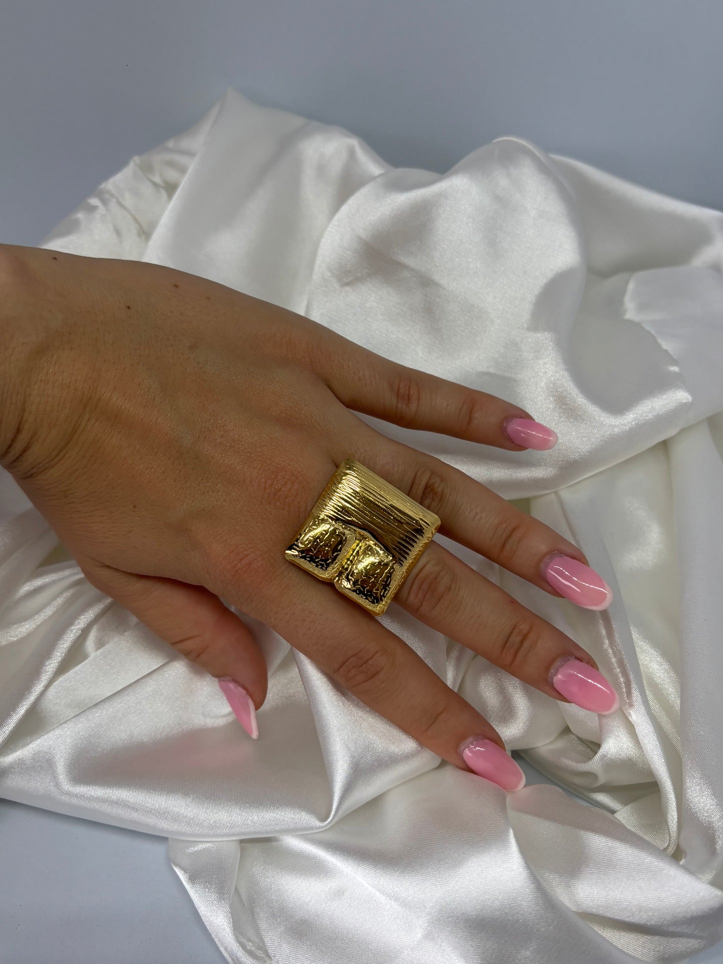 Grosse bague carré