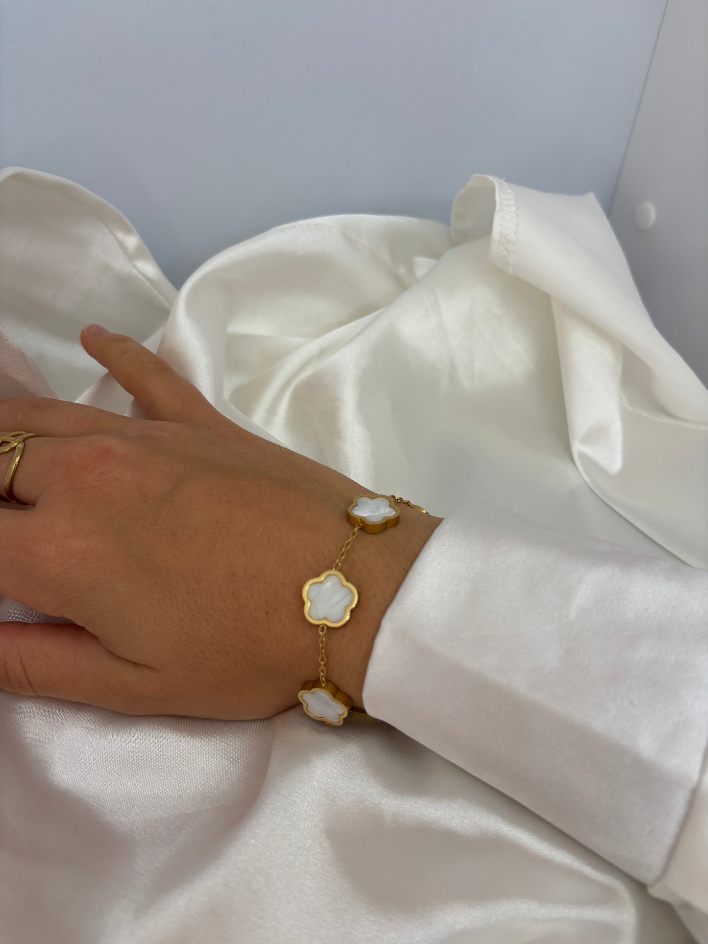Bracelet fleur blanche