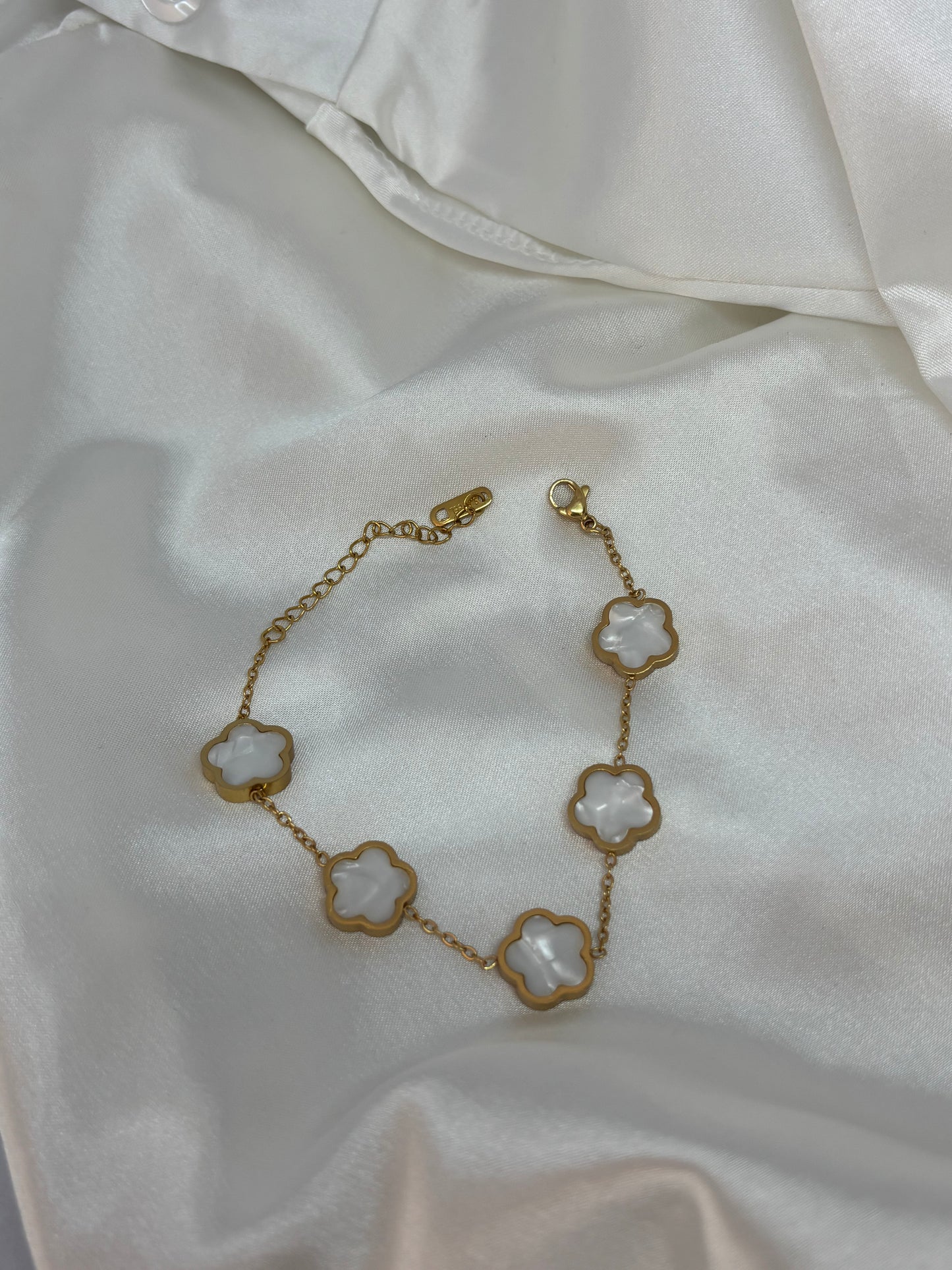 Bracelet fleur blanche