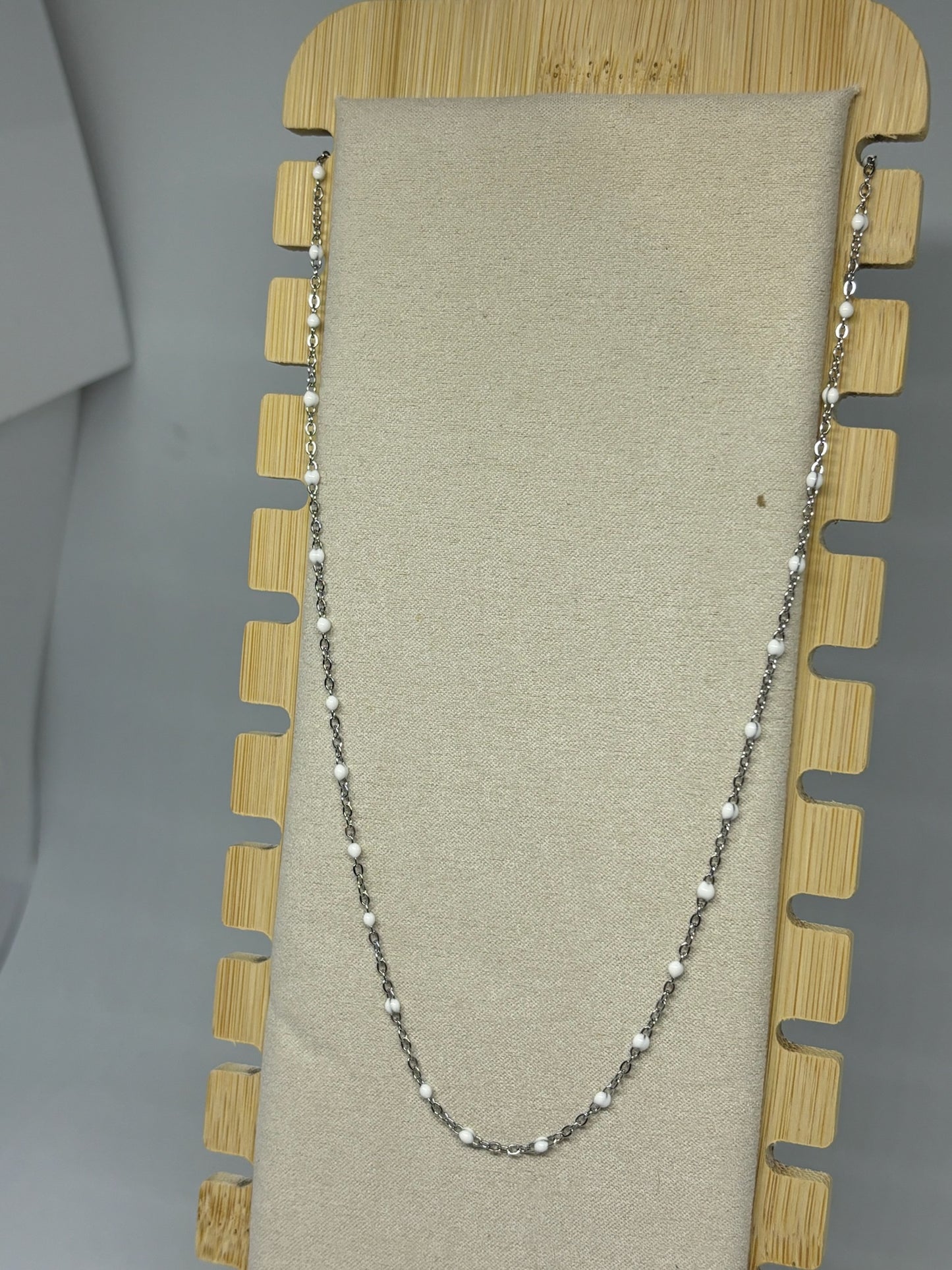 Collier perlé blanc