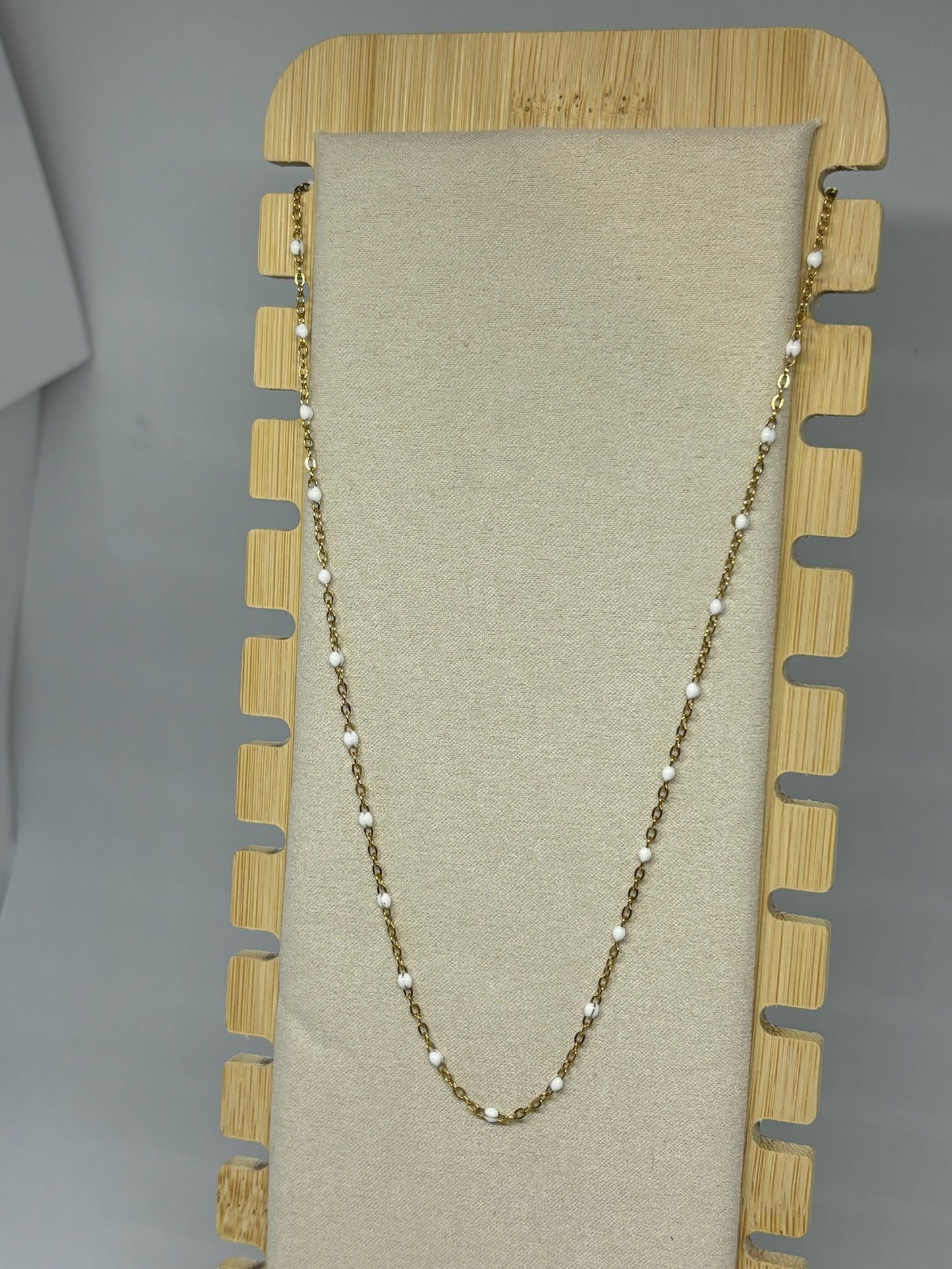 Collier perlé blanc
