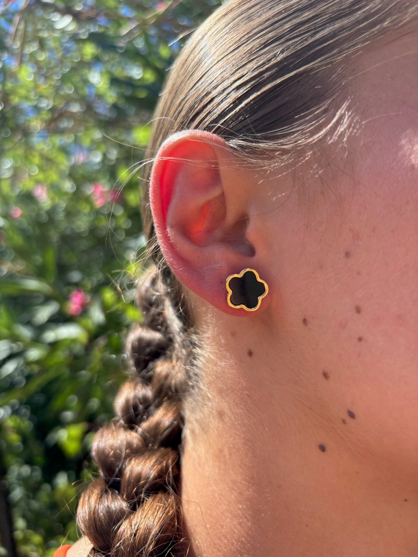 Boucles d'oreilles fleur noir