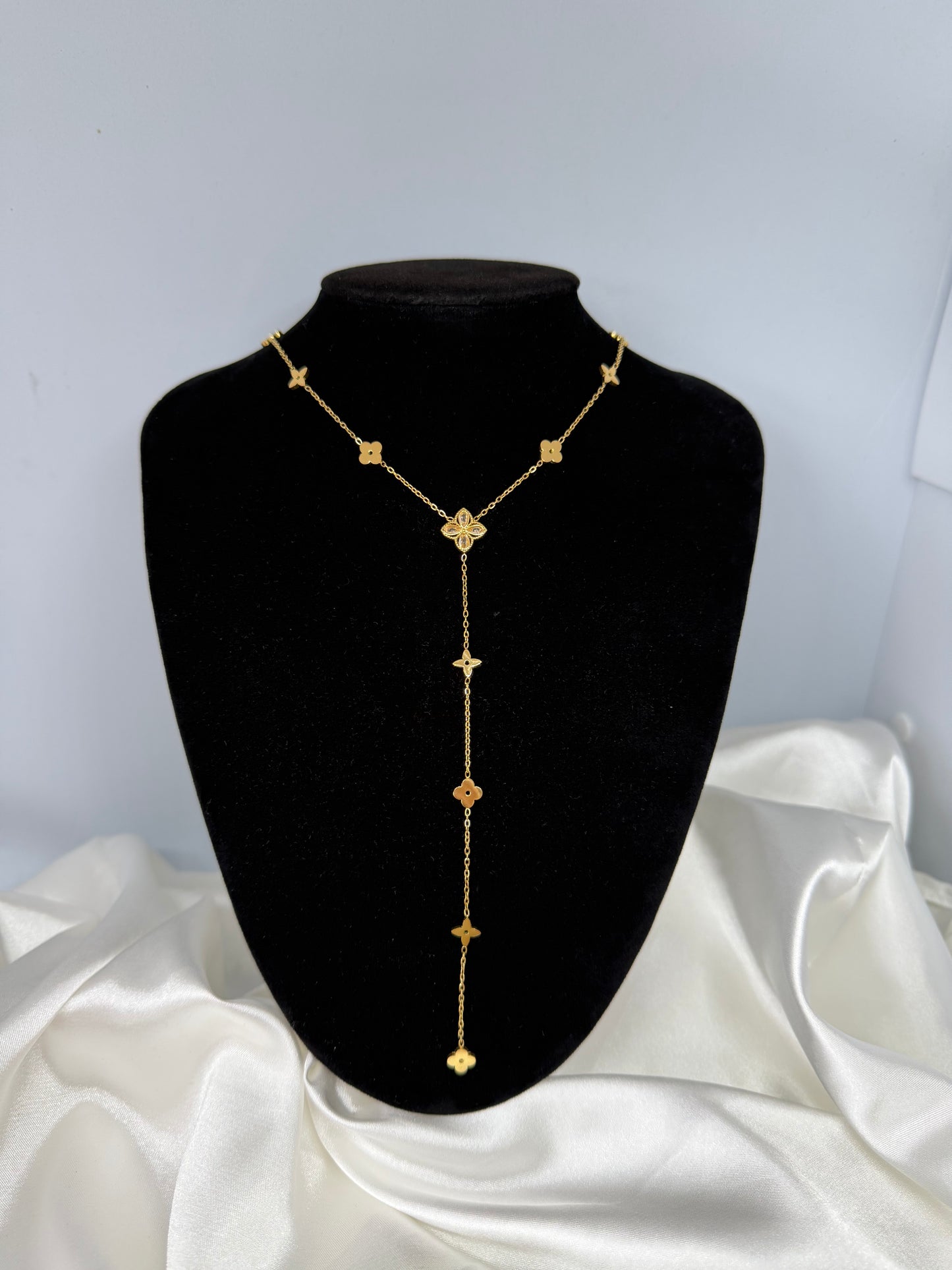 Collier Y trois fleurs