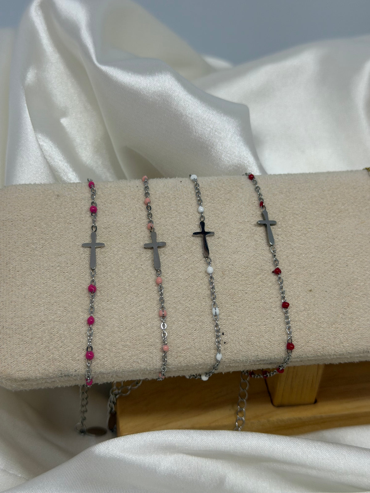 Bracelet croix perlé