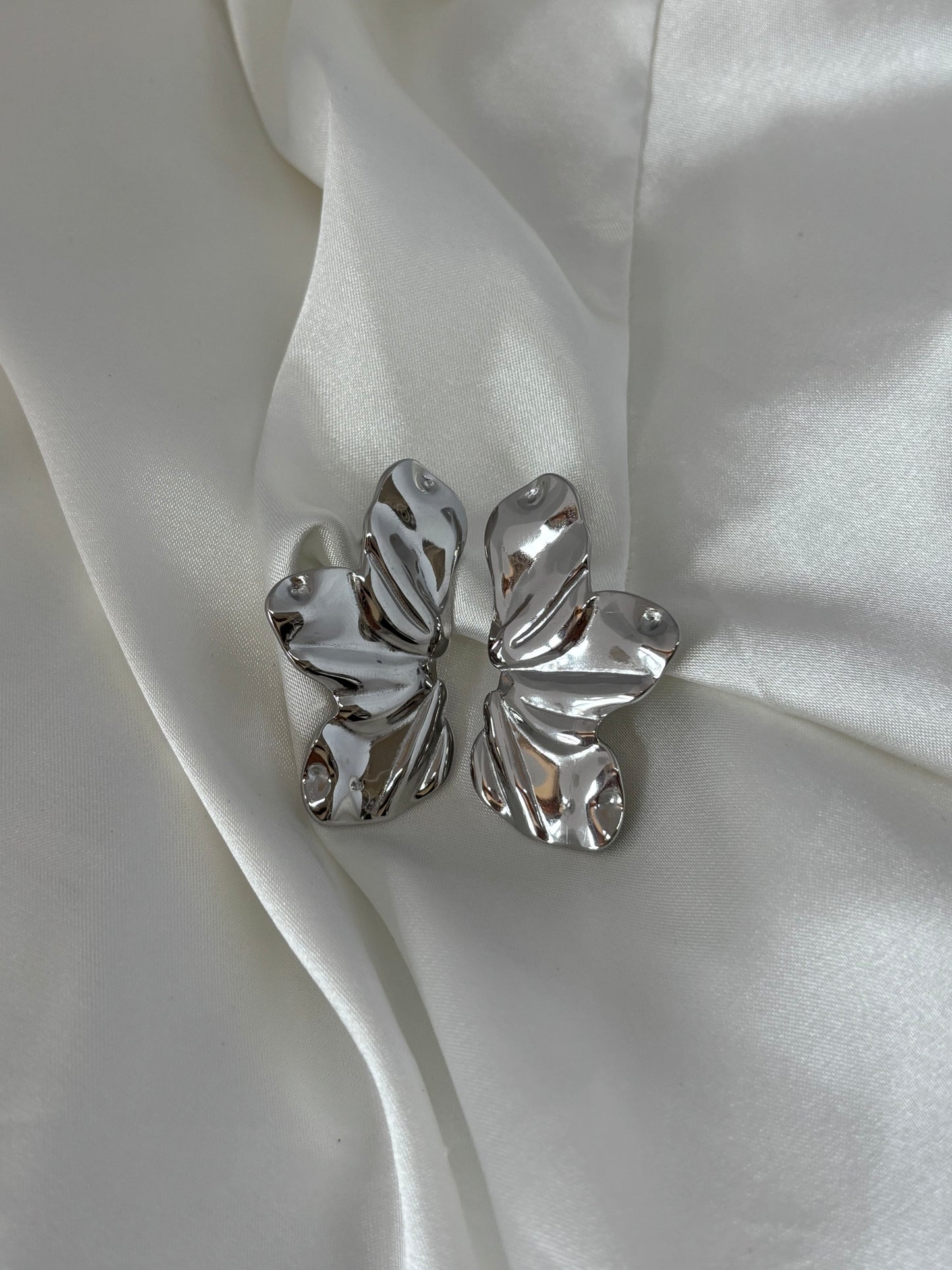 Boucles d'oreilles grande demi fleur