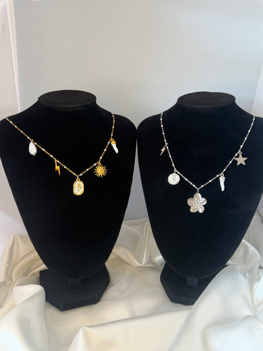 Collier breloque chaîne perlé blanc