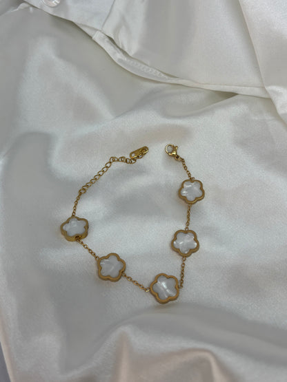 Bracelet fleur blanche