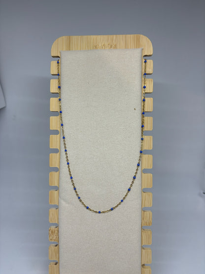 Collier perlé bleu