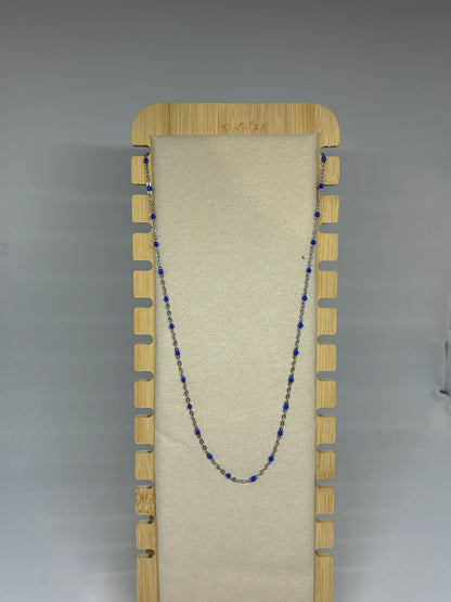 Collier perlé bleu