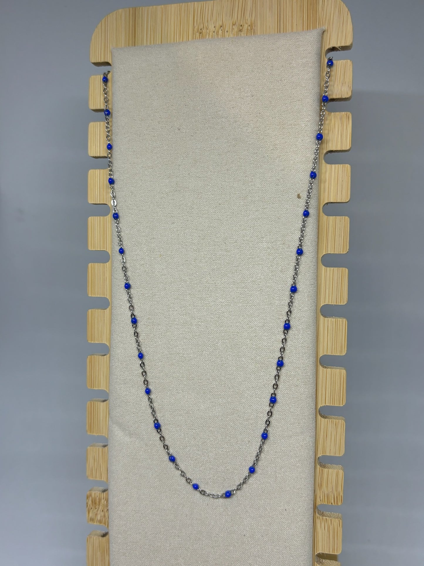 Collier perlé bleu