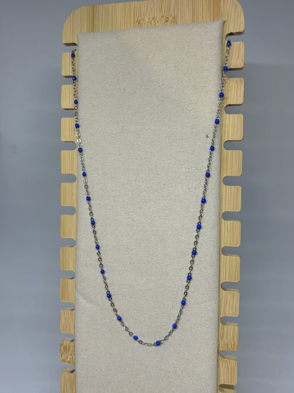 Collier perlé bleu