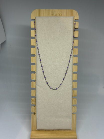 Collier perlé violet