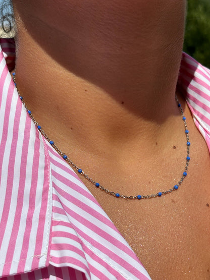 Collier perlé bleu