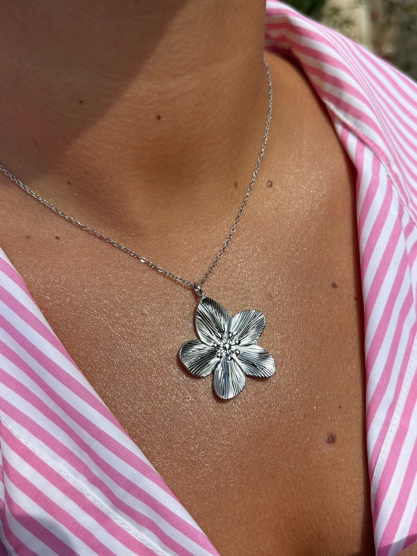 Collier grosse fleur