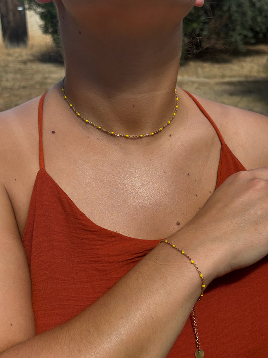 Ensemble bracelet chaîne perlé jaune